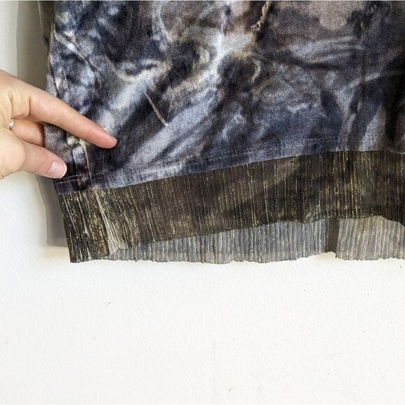 Chicos Brown Abstract Print Long sleeves Velvet Top Shirt - Picture 6 of 7